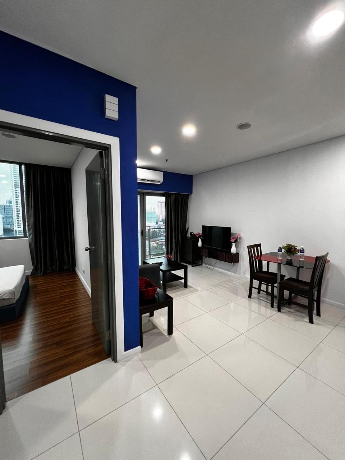 Summer Suites Klcc By Homestay Куала-Лумпур Экстерьер фото